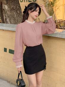 DAZY 女式仿珍珠装饰高领纯色休闲衬衫，秋季女装长袖上衣