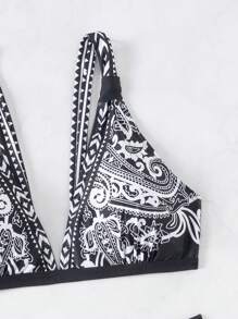 SHEIN Set de 2 piezas para vacaciones de verano: Top con taza fija en estilo de playa y pantalones cortos/falda pantalón de talle alto de parches con un diseño sólido elegante - Bikini set