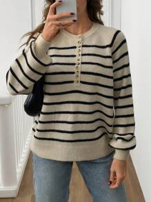 EURMUSE 女士条纹圆领纽扣细节套头衫 - 米色 - 查看 1