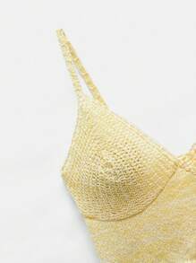 Maija Nuevo para el verano de 2025, top casual de crochet con tirantes de espagueti y cuello en V en color amarillo crema, versátil y apropiado para playa, vacaciones, salidas, reuniones, bodas y temporada de graduación