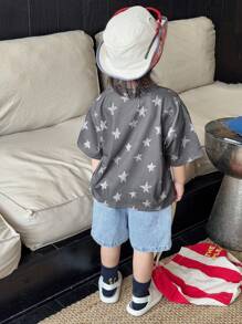 DAZY 2 件套幼儿男孩圆领星星印花短袖上衣和牛仔裤休闲装 - 淺色水洗藍 - 查看 2
