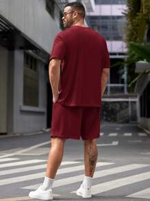 EASEVO Plus Size Men's Casual Graphic Print Short Sleeve T-Shirt & Shorts Set - Red - View 2