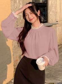 DAZY 女式仿珍珠装饰高领纯色休闲衬衫，秋季女装长袖上衣