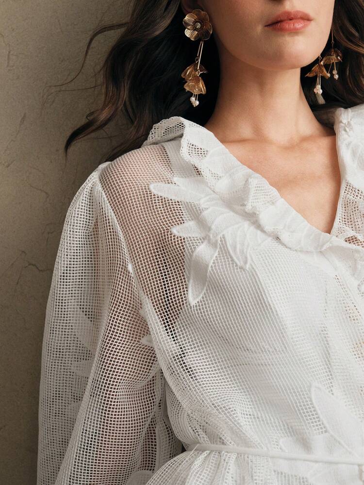 Elegant Loose White Embroidered Ladies Kimono Cover Up, Suitable For Summer, Beach, Vacation