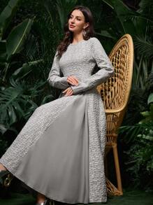Al Najma Robe à col montant avec application de perles en patchwork jacquard - Gris - Voir 4