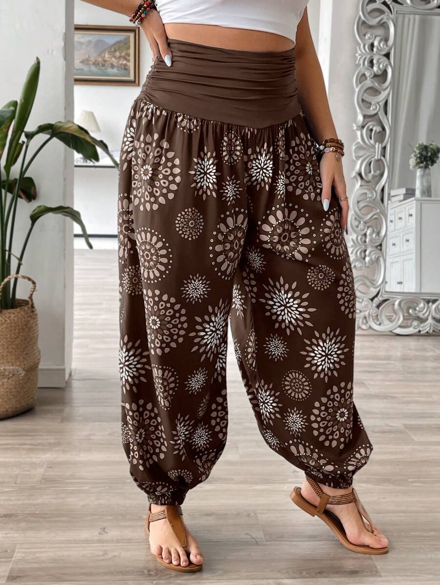 SHEIN VCAY Plus Size Women Vacation Ruched Waist Floral Print Harem Pants - Brown - View 1