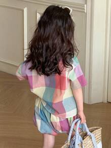 Dazy Kids Set de 2 piezas con Top a cuadros con botones y shorts para niñas pequeñas
