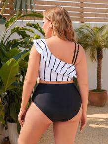 大码黑白条纹印花不对称领口分体泳衣，适合夏季海滩度假