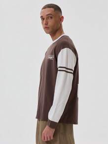 Musero 长袖圆领印花撞色拼接细节T恤，落肩设计，春夏款 - 彩色 - 查看 2