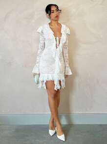 SHEIN BAE 夏季和早春纯白色性感简约优雅长袖荷叶边低胸深V紧身修身女士荷叶边丝带蕾丝简约女士连衣裙，情人节连衣裙，派对连衣裙，浪漫约会连衣裙，婚礼伴娘礼服，舞会礼服，日常通勤连衣裙，生日连衣裙，优雅，女士海滩装/海滩，女士婚礼宾客礼服/新娘送礼会礼服白色，毕业礼服/毕业装，女士早午餐装，女士音乐会装/狂欢装节日/乡村音乐会装/伊比沙岛装/纳什维尔装，度假，度假，端庄，热带度假女装，辣妹，夏季/夏季服装/夏季服装，女士春季服装，约会夜礼服，伴娘迷你连衣裙，优雅小黑裙，春夏荷叶边