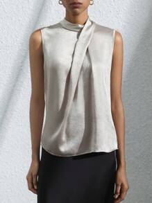 SHEIN Privé 优雅高端时尚百搭立领设计褶皱无袖光泽面料女式衬衫 - 香檳色 - 查看 2