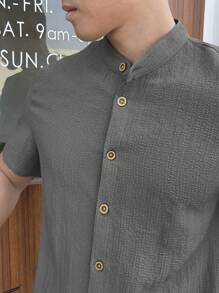 SHEIN X ELOISA & ORSON Manfinity VCAY Woven Casual Solid Color Minimalist Shirt, Fashion For Casual Daily Wear