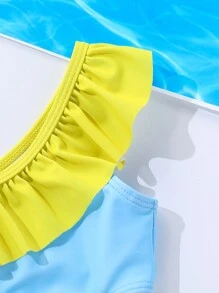 SHEIN Baby Girl  Cute  Duck Print Bow Decor Ruffled Trim Swimsuit,Hollow-Out Waist And  Adjustable Straps For Beach Vacation In Summer