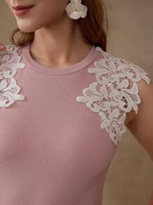 MOTF PREMIUM TOP DE TIRANTES DE ENCAJE GUIPUR CON CONTRASTE - Rosa - Ver 2