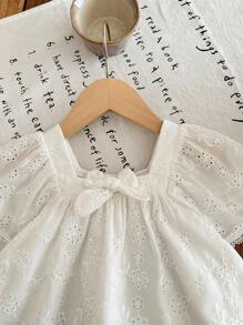 SHEIN Baby Girl Cute Embroidered Bow Short Sleeve Top And Shorts Suit, Versatile Summer Set