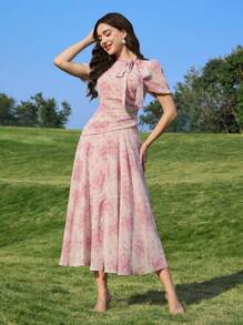 Modelyn 女士系带领口收腰褶皱连衣裙