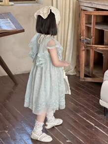 SHEIN X Scheana Dazy Kids Vestido de niña con unicolor, bordado de malla y volantes en el bajo, para Pascua - Verde - Ver 6