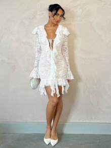 SHEIN BAE 夏季和早春纯白色性感简约优雅长袖荷叶边低胸深V紧身修身女士荷叶边丝带蕾丝简约女士连衣裙，情人节连衣裙，派对连衣裙，浪漫约会连衣裙，婚礼伴娘礼服，舞会礼服，日常通勤连衣裙，生日连衣裙，优雅，女士海滩装/海滩，女士婚礼宾客礼服/新娘送礼会礼服白色，毕业礼服/毕业装，女士早午餐装，女士音乐会装/狂欢装节日/乡村音乐会装/伊比沙岛装/纳什维尔装，度假，度假，端庄，热带度假女装，辣妹，夏季/夏季服装/夏季服装，女士春季服装，约会夜礼服，伴娘迷你连衣裙，优雅小黑裙，春夏荷叶边