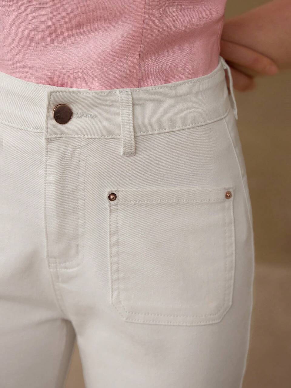 POCKET PATCHED FLARE LEG JEANS