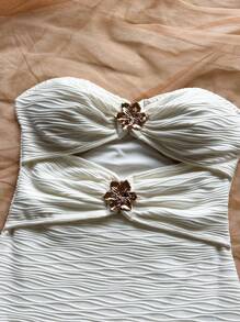 Soleia Ärmelloses, figurbetontes Minikleid für Damen aus strukturiertem Stoff mit Metallschnalle für den Urlaub, geeignet für Musikfestivals, Boho-/Urlaubstermine, Nachmittagstee, Cut Out