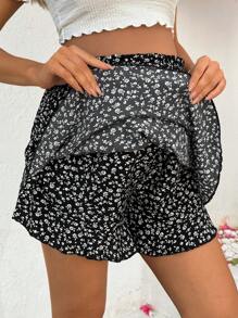 SHEIN Maternity Ditsy Floral Ruched Waist Ruffle Trim Shorts - Black - View 5