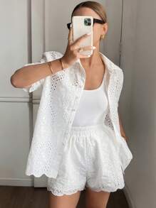 Serisse 2 件女式纯色前扣短袖上衣和短裤套装，短袖翻领全上衣和短裤两件套，纯白色纹理面料，优雅度假，适合日常穿着，春夏季 - 白色 - 查看 4