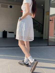 DAZY Quần short ống đứng dài đến đầu gối hở ren cho nữ, thích hợp đi biển và nghỉ dưỡng - trắng - Xem 2