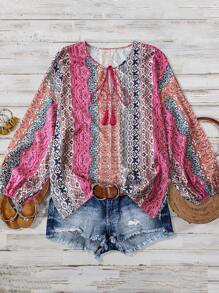 Breezaya Blusa de talla grande con estampado floral bohemio y lazo con flecos adelante