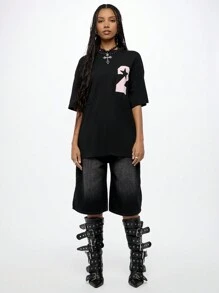 SUMWON WOMEN Oversized Varsity T-Shirt Gothic Cross Necklace Grunge Alternative Style Street Fashion Aesthetic Star Logo Short Sleeve Casual Top Fall Winter Collection - Black - View 3