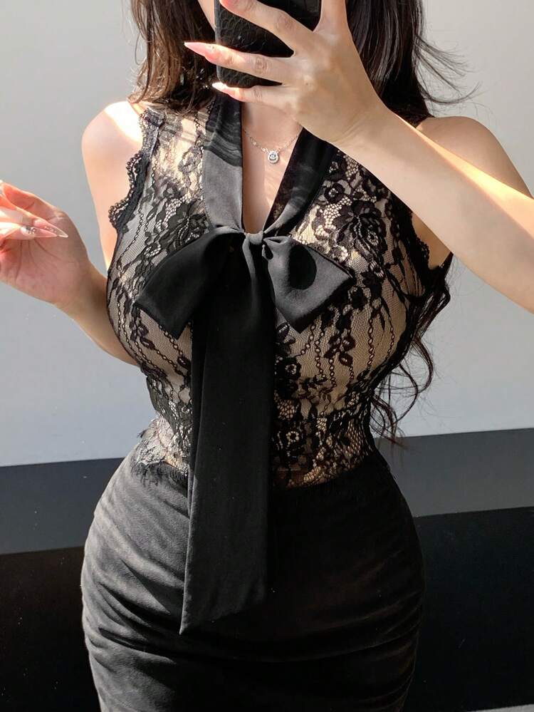 Women's V-Neck Tie Front Bow Decor Lace Fabric Sexy Sleeveless Elegant Vintage Camisole, Versatile For Summer
