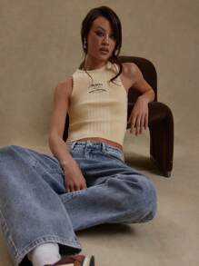 MUSERA Top acanalado de cuello redondo ajustado con bordado de texto, estilo casual y lindo de la Y2K de los 90, color amarillo mantequilla, ideal para , verano y vacaciones - Amarillo - Ver 1