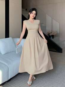 DAZY 2pcs/Set Women Solid Color V-Neck Tank Top And Skirt Set - Apricot - View 4