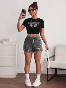 SHEIN Essnce Shorts vaqueros casuales, simples y de moda para uso diario