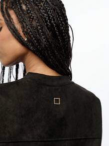 SUMWON WOMEN Varsity Letter Number Four Embossed Crop Top Short Sleeve Graphic Print T-Shirt Weekend Casual Fall Athleisure