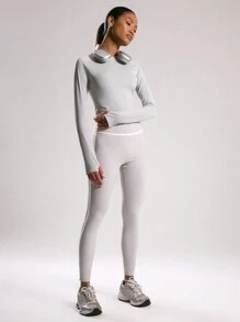 Musera Sport 长袖修身拇指孔标语运动上衣，适合板式网球、网球、匹克球、健身房、瑜伽、普拉提、日常休闲等运动。 - 淺灰色 - 查看 4