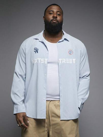 Manfinity VCAY Camisa de Manga Longa Listrada Azul e Branca com Impressão de Letra, Estilo Solta e Casual, Plus Size para Homens
