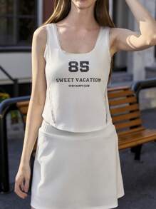 Jouncy 2 件女式套装：无袖字母印花简约上衣和迷你裙