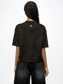 SUMWON WOMEN Varsity Letter Number Four Embossed Crop Top Short Sleeve Graphic Print T-Shirt Weekend Casual Fall Athleisure