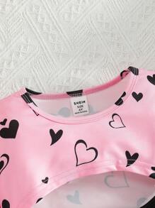 SHEIN 2 件套年轻女孩迷你心形装饰可爱短款连体衣套装 - 短款上衣 + 卡通毛皮图案背带裤，配迷你斜挎包，夏季