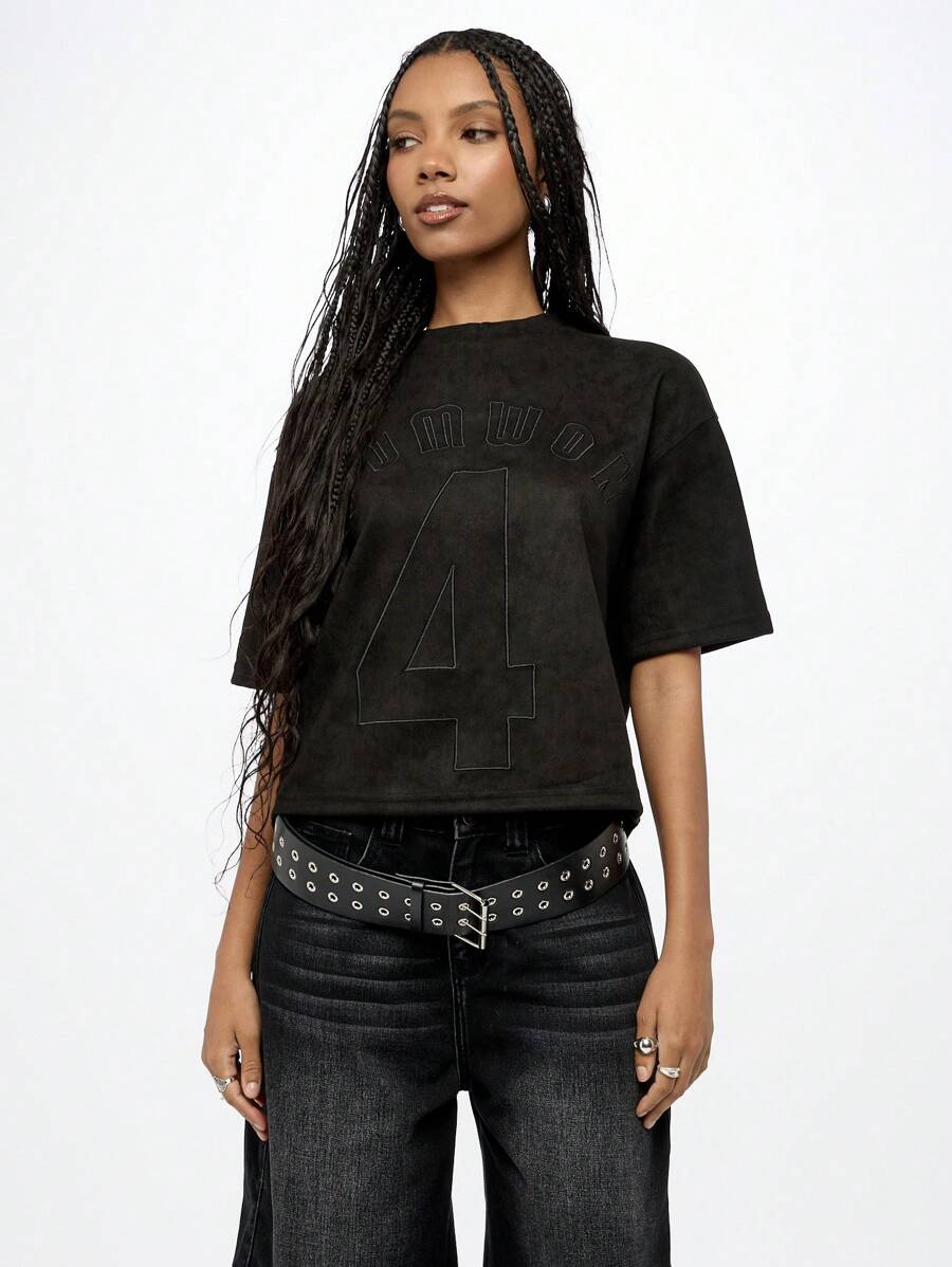 SUMWON WOMEN Varsity Letter Number Four Embossed Crop Top Short Sleeve Graphic Print T-Shirt Weekend Casual Fall Athleisure