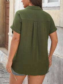 Flirla 女士加大码优雅前开短袖休闲衬衫，带口袋，适合春夏季办公室/度假 - 軍綠色 - 查看 2