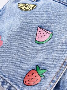 SHEIN Babymeisje 2025 Nieuwe schattige fruit- en bloemenprint blauwe denim skort Kid Girls Lente en zomer casual vakantie Country Boho-kleding, strandoutfits voor kidmeisjes, western streetwear voor meisjes, springbreak-outfits, vakantie-outfits voor meisjes kort