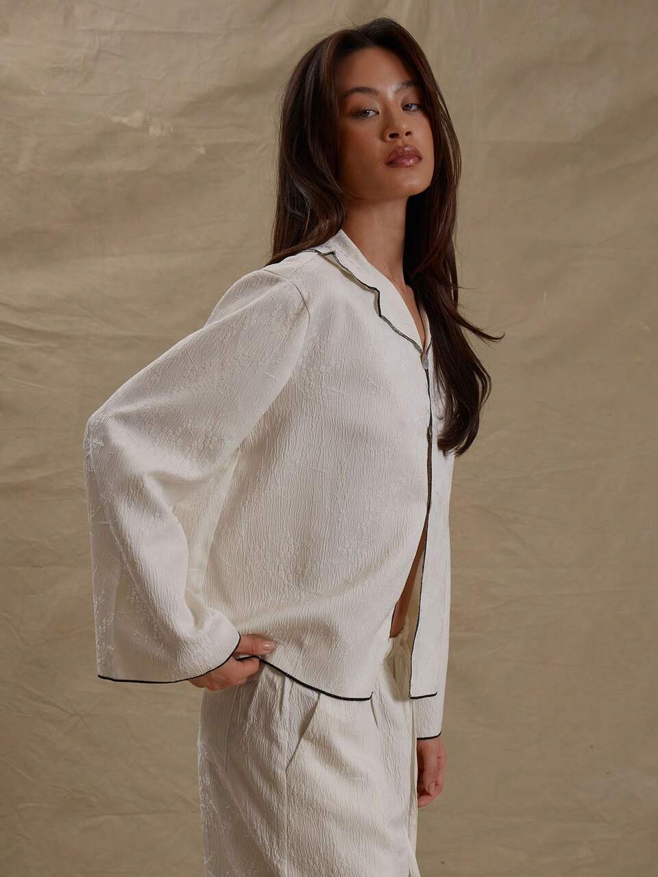 Open V-Neck Relaxed Fit Button Closure Contrast Lettuce Hem Pleated Crinkle Long Sleeve Shirt Elegant Spring Business Casual Summer Holiday