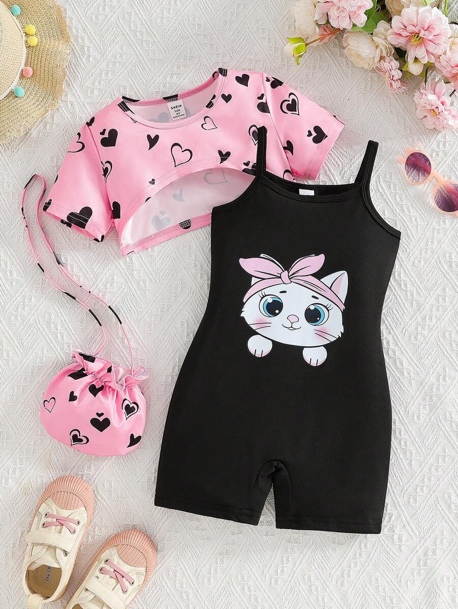 SHEIN 2 件套年轻女孩迷你心形装饰可爱短款连体衣套装 - 短款上衣 + 卡通毛皮图案背带裤，配迷你斜挎包，夏季