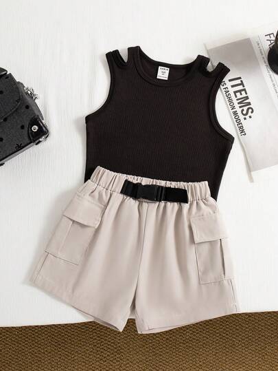 SHEIN 年轻女孩个性化破洞肩韩版修身休闲纯色上衣+装饰纽扣实用宽松短裤套装，适合春夏季