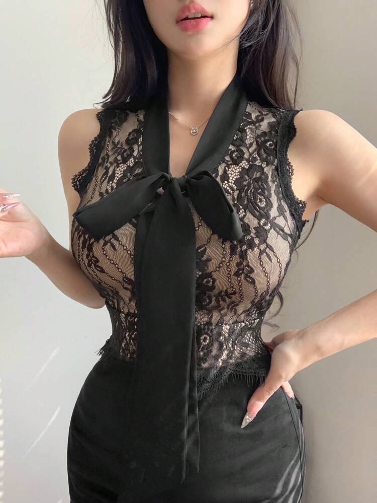 Women's V-Neck Tie Front Bow Decor Lace Fabric Sexy Sleeveless Elegant Vintage Camisole, Versatile For Summer