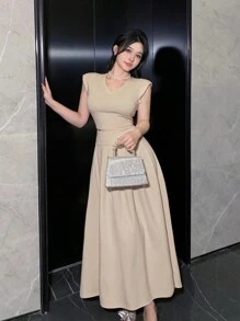 DAZY 2pcs/Set Women Solid Color V-Neck Tank Top And Skirt Set - Apricot - View 7