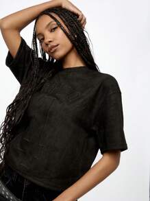 SUMWON WOMEN Varsity Letter Number Four Embossed Crop Top Short Sleeve Graphic Print T-Shirt Weekend Casual Fall Athleisure