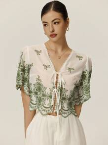 Poéselle Áo croptop mùa hè màu trắng tay bèo thêu họa tiết, kiểu buộc dây, áo kiểu mùa hè cho nữ, buộc dây phía trước, áo kiểu buộc dây, áo tay ngắn, áo kiểu mùa hè dễ thương. - màu xanh lá - Xem 4