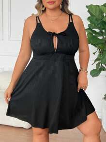 SHEIN CURVE+ 大码女式夏季镂空前系带蝴蝶结适度遮肚长裙沙滩裙，两件套泳衣套装，采用特殊面料 - 黑色 - 查看 1